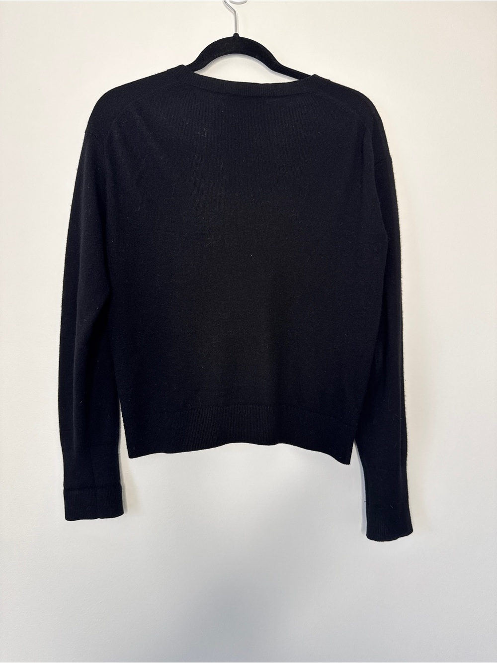 Everlane The Classic Cardigan in Cashmere Black Button Front Long Sleeve Sz L - Picture 4 of 10